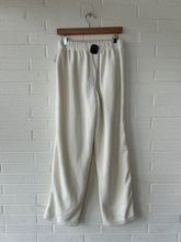 Load image into Gallery viewer, Skims Pants Size Small
