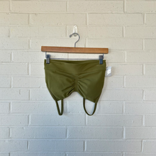 Load image into Gallery viewer, Lulu Lemon Sports Bra Size Medium
