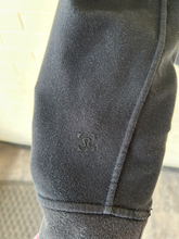 Load image into Gallery viewer, Lulu Lemon Sweatshirt Size Small

