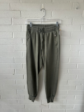 Load image into Gallery viewer, Aerie Pants Size Extra Small
