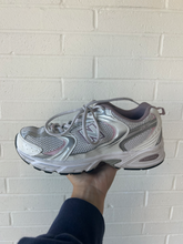 Load image into Gallery viewer, New Balance Womens Athletic Shoes Womens 7
