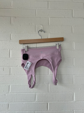 Load image into Gallery viewer, Lululemon Sports Bra Size Small
