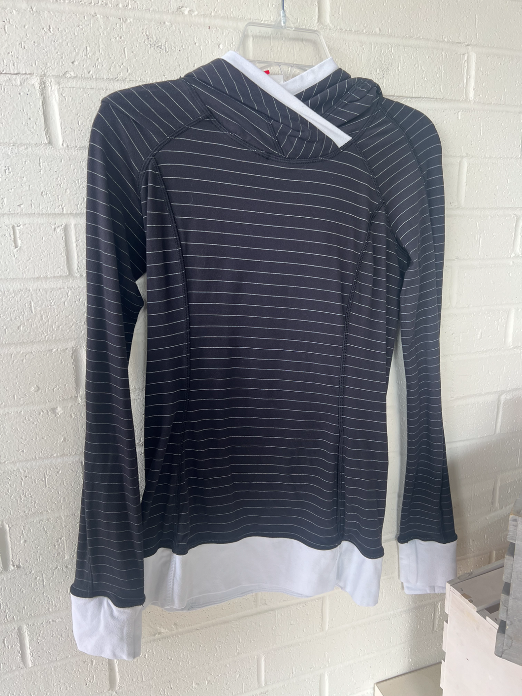 Lulu Lemon Athletic Top Size Medium
