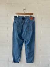 Load image into Gallery viewer, Levi Denim Size 11/12 (31)
