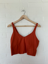 Load image into Gallery viewer, Lulu Lemon Athletic Top Size Large
