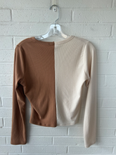Load image into Gallery viewer, Sadie &amp; Sage Long Sleeve Top Size Medium
