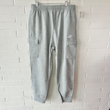 Load image into Gallery viewer, Nike Athletic Pants Size Large
