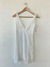 Load image into Gallery viewer, Princess Polly Dress Size Small
