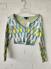 Load image into Gallery viewer, Kendall &amp; Kylie Sweater Size Small
