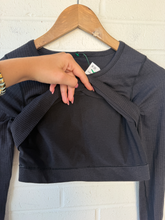 Load image into Gallery viewer, Lulu Lemon Athletic Top Size Small
