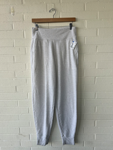 Load image into Gallery viewer, Athleta Athletic Pants Size Small
