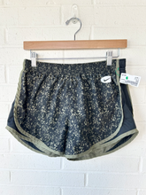 Load image into Gallery viewer, Nike Athletic Shorts Size Medium
