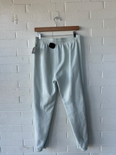 Load image into Gallery viewer, Tna Pants Size Medium
