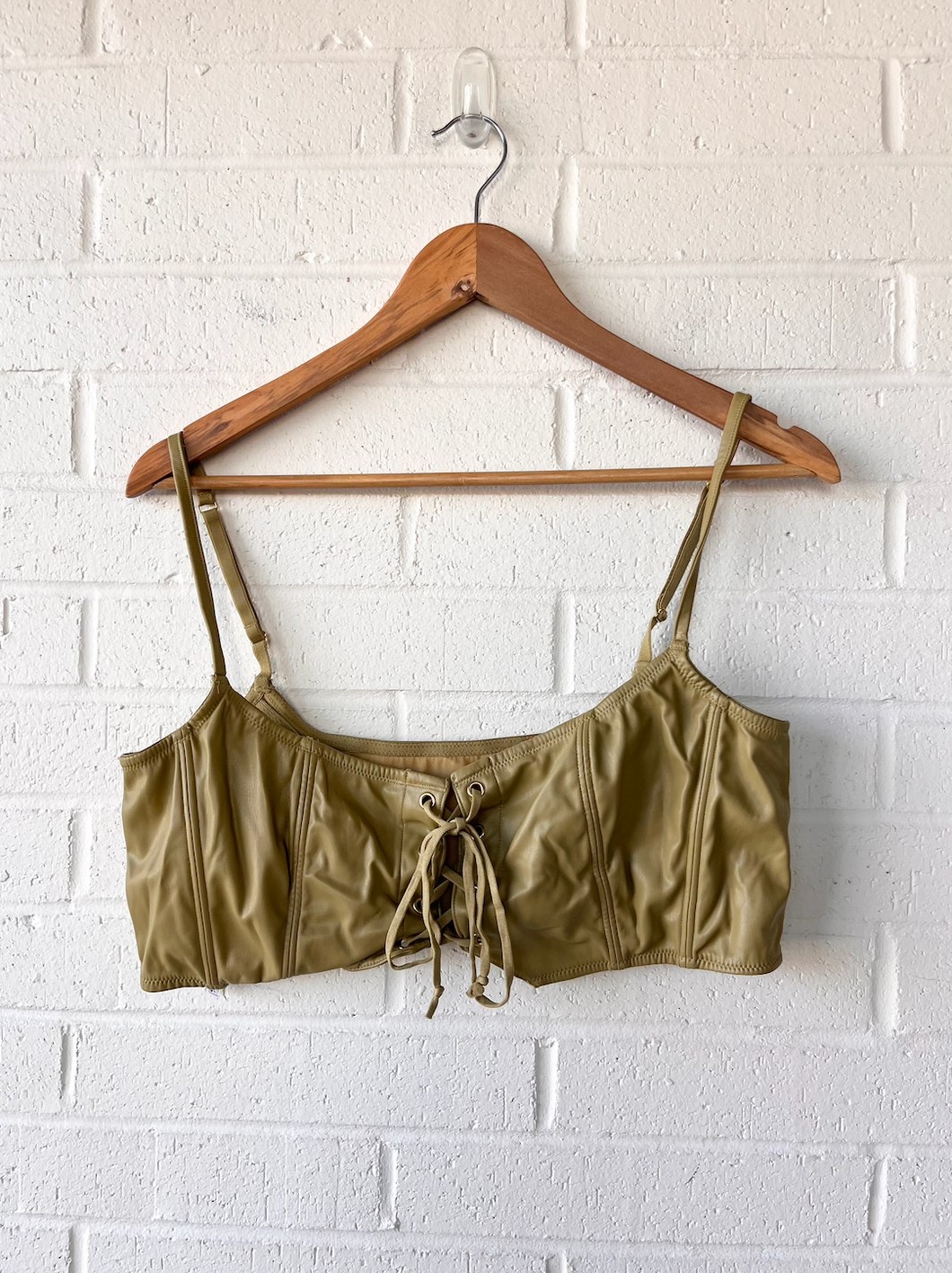 Out From Under Tank Top Size Extra Large