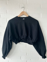 Load image into Gallery viewer, Aritzia Sweatshirt Size Small
