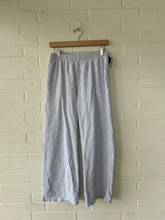 Load image into Gallery viewer, Brandy Melville Pants Size Small
