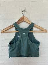 Load image into Gallery viewer, Lulu Lemon Athletic Top Size Medium
