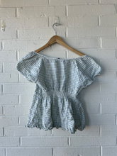Load image into Gallery viewer, Brandy Melville Short Sleeve Top Size Small
