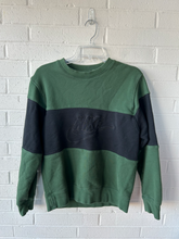 Load image into Gallery viewer, Nike Sweatshirt Size Small
