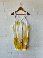 Load image into Gallery viewer, Dress Size Small
