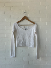 Load image into Gallery viewer, Brandy Melville Long Sleeve T-Shirt Size Small
