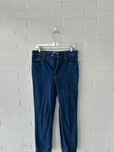Load image into Gallery viewer, Abercrombie &amp; Fitch Denim Size 5/6 (28)
