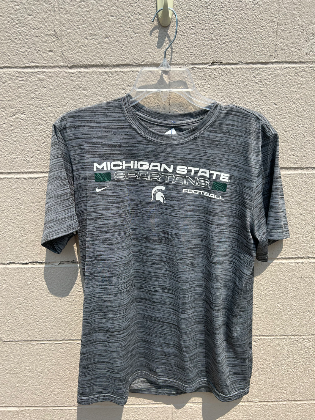 Nike Athletic Top Size Medium