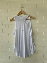 Load image into Gallery viewer, Alo Athletic Top Size Medium
