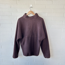 Load image into Gallery viewer, Sweatshirt Size Medium
