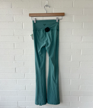 Load image into Gallery viewer, Tna Pants Size Extra Small
