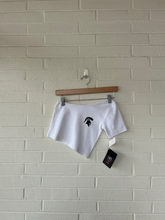 Load image into Gallery viewer, Short Sleeve Top Size Medium
