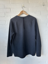 Load image into Gallery viewer, Lulu Lemon Sweatshirt Size Extra Large
