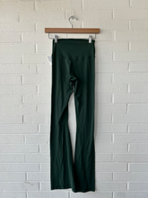 Load image into Gallery viewer, Offline Athletic Pants Size Small
