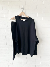 Load image into Gallery viewer, Fabletics Sweatshirt Size XXL
