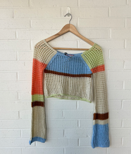 Load image into Gallery viewer, Urban Outfitters ( U ) Sweater Size Medium
