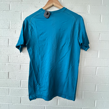 Load image into Gallery viewer, Lulu Lemon Athletic Top Size Small
