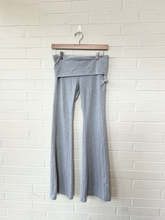 Load image into Gallery viewer, Pink By Victoria's Secret Pants Size Small
