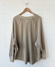 Load image into Gallery viewer, American Eagle Long Sleeve Top Size Small
