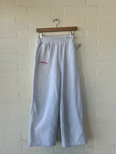 Load image into Gallery viewer, Pants Size Small
