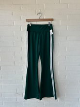 Load image into Gallery viewer, Shein Pants Size Medium
