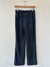 Load image into Gallery viewer, Lulu Lemon Athletic Pants Size Small
