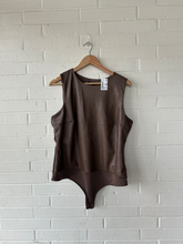 Load image into Gallery viewer, Express Tank Top Size Extra Large

