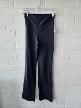 Load image into Gallery viewer, Tna Athletic Pants Size Small
