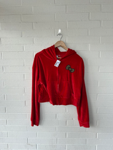 Load image into Gallery viewer, Sweatshirt Size Large

