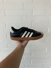 Load image into Gallery viewer, Adidas Womens Athletic Shoes Womens 7
