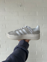 Load image into Gallery viewer, Adidas Casual Shoes Womens 8
