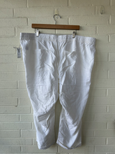 Load image into Gallery viewer, Old Navy Pants Size XXL
