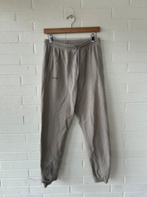 Load image into Gallery viewer, White Fox Pants Size Medium

