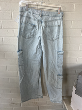 Load image into Gallery viewer, H &amp; M Denim Size 2 (26)
