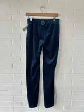Load image into Gallery viewer, Juicy Couture Pants Size Small
